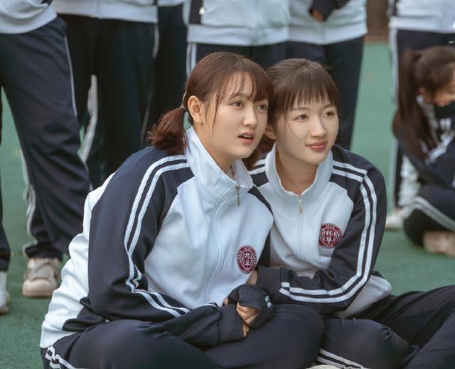 又一青春爱情剧开播！短短一天收视迅速破亿，