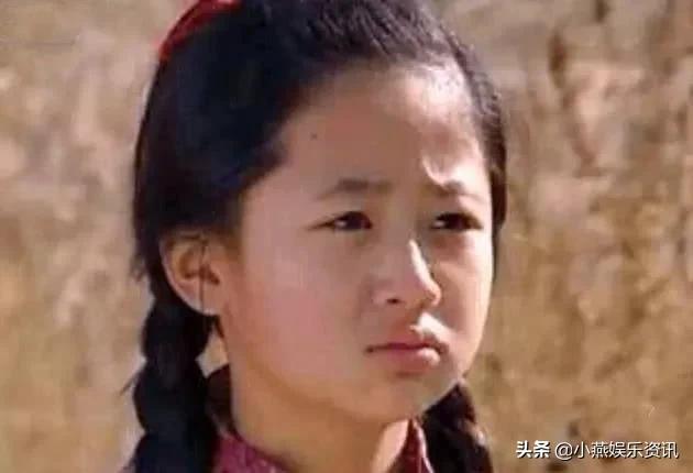 明星第一次拍戏，关晓彤稚嫩，杨紫可爱，看到