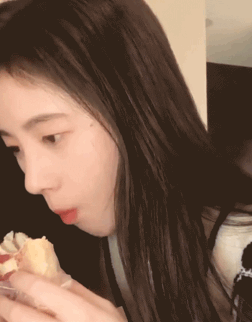 爱美却不敢减肥的贾玲，看上去有多风光，背后就有多少隐忍和无奈