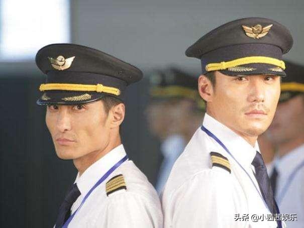 同父同母不同命，弟弟成大明星，衣帽间价值2个亿，哥哥却入狱