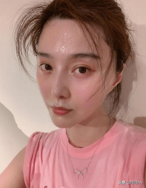 范冰冰晒健身后的自拍素颜近照，要是她没糊也