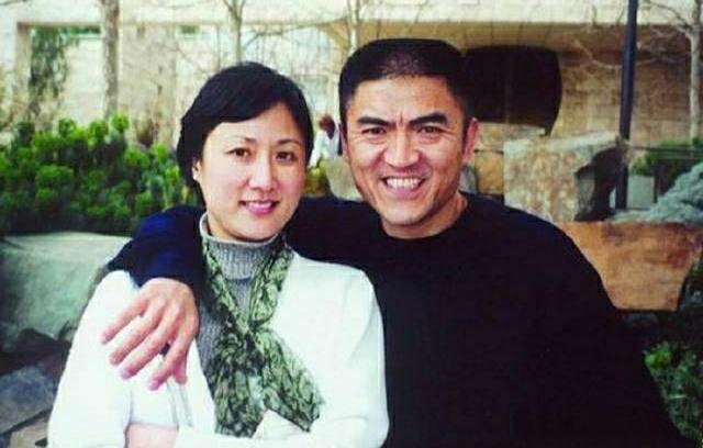 吞过大头钉，撕过结婚证，连吃39根冰棍，演员袁苑的“直楞”人生