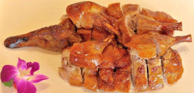 一只活鸭50元，有些街边卖的烤鸭只卖19元？内行