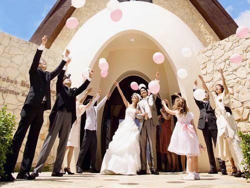 抖音“大胆新娘”火了，当撩起裙子的那一刻，简直就是有辱三观啊