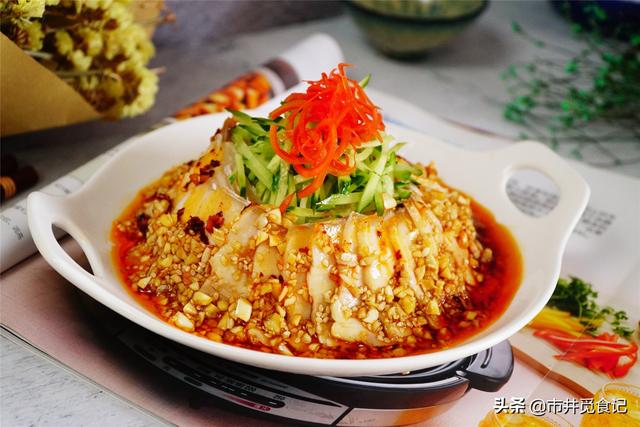 蒜泥白肉简单家常做法，好吃全因这碗料汁，学会味道不比饭店差