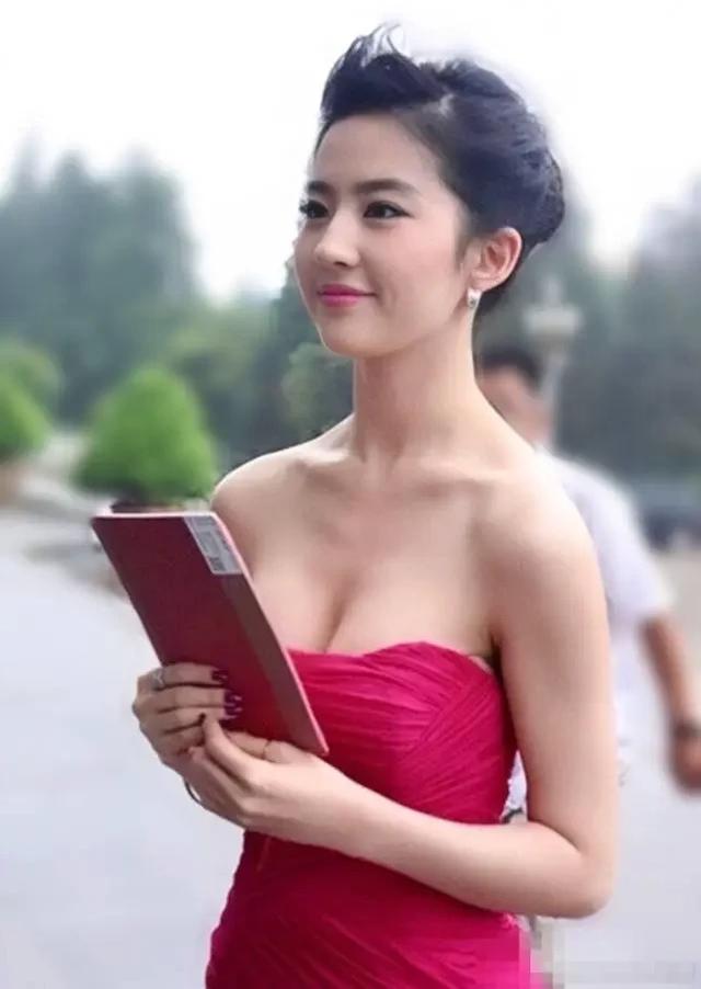 赵丽颖的生图只能算一般的美，这位才是神颜，