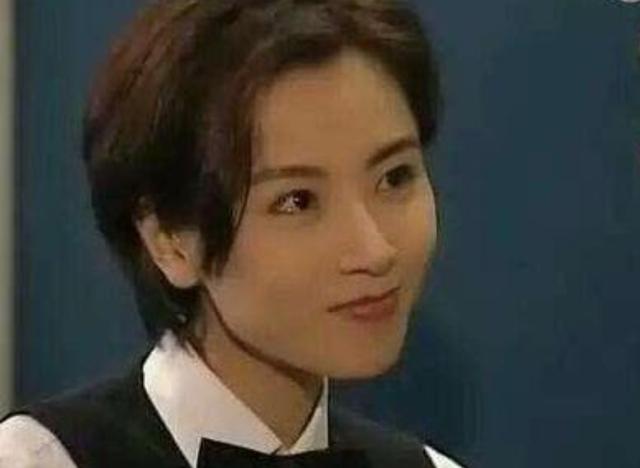 投身三级片，抛弃郭富城，叛逆袁洁莹为何变成同性恋？