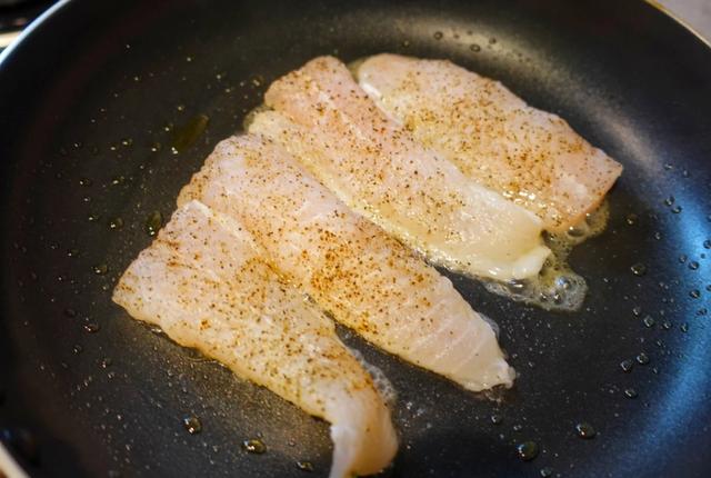 龙利鱼巴沙鱼谁更适合健身者？五款低脂无刺鱼肉食谱，脂肪仅0.8%