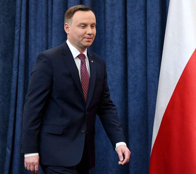 甘当反俄马前卒，波兰主动请缨部署美核武，俄