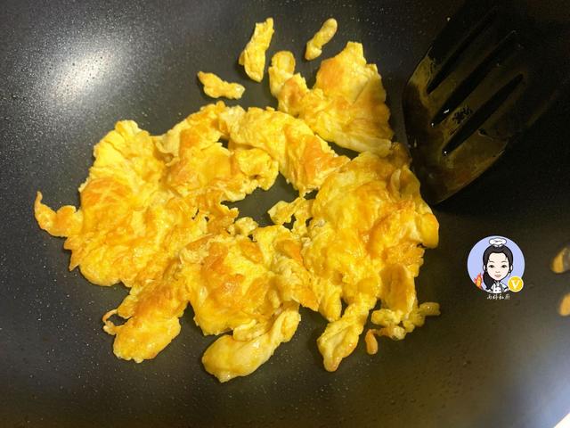 天热，这汤我家三天两头准煮一锅，鲜味十足又营养，10分钟就上桌