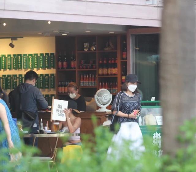 霍启刚一有时间就与郭晶晶腻在一起 难怪婚后两