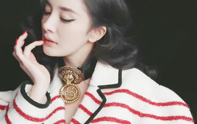 她被偷拍裙底？这都能算性骚扰了吧！还是应该