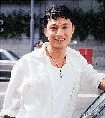 马景涛六段情感纠葛，和小前妻相差21岁，情史远