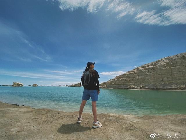 杨丽萍徒弟和爱人蜜月旅行，甜蜜互拍撒糖，水月甜蜜表白：你最棒