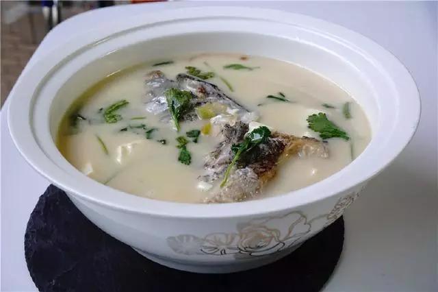 牛奶白的魚頭豆腐湯你學會了嗎