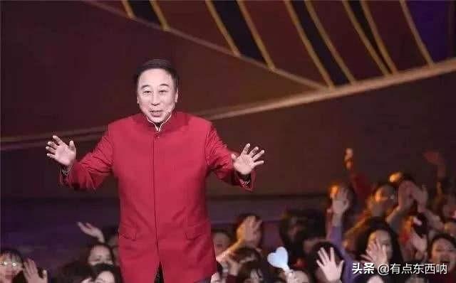 2004年，冯巩因“混乱私生活”被敲诈50万，幕后黑手后来怎样了？