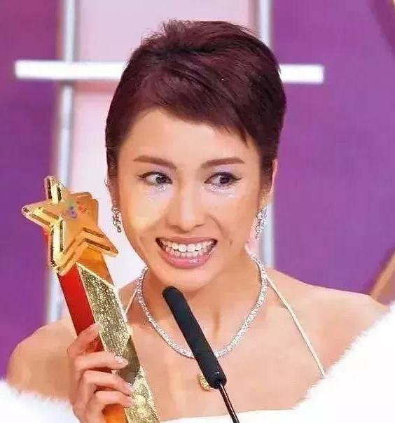 2007年,弟弟车祸瘫痪,TVB当红花旦黎姿含泪退圈，