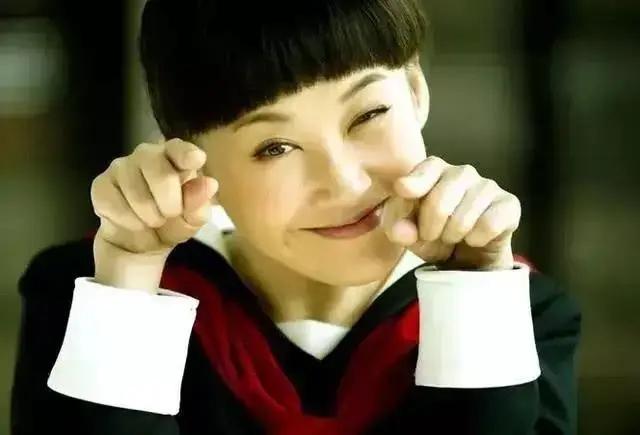 51岁的许晴：情史如此丰富，为何至今仍单身？网友表示：不敢娶