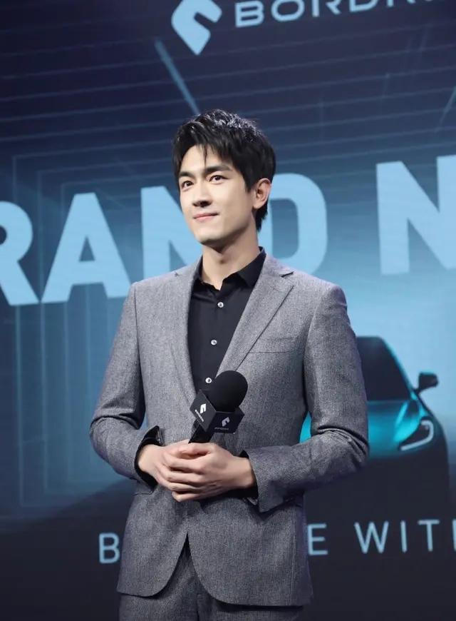 林更新新剧开拍，化身霸道总裁超有范，大长腿