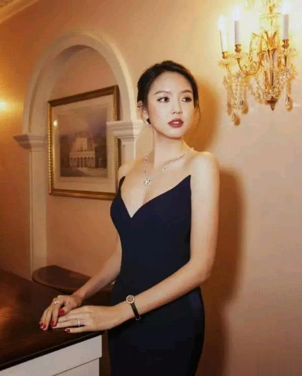 “艺人美女张梓琳”，拒绝豪门嫁给爱情，今35岁越发有韵味