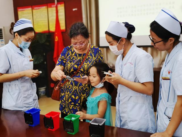 南昌市洪都中医院开展垃圾分类宣传活动