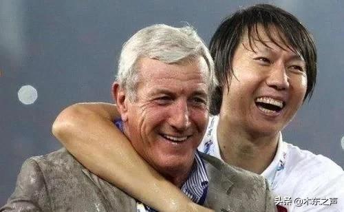 国足请斯科拉里出山可以打入世界杯吗？