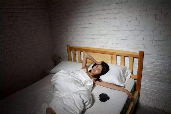 如果甲状腺出现问题，早期征兆有哪些？