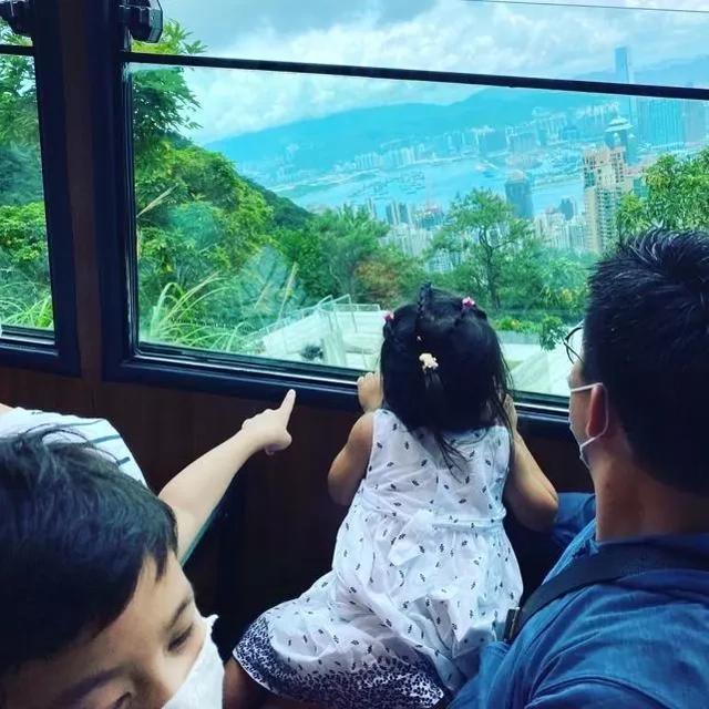 霍启刚一有时间就与郭晶晶腻在一起 难怪婚后两