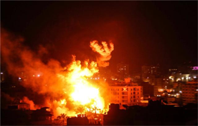 美制战机这次下了狠手，导弹基地夷为平地，俄