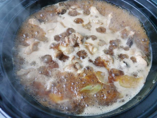 家庭版黄焖鸡，告诉你酱料比例，在家也能做出饭店的味道