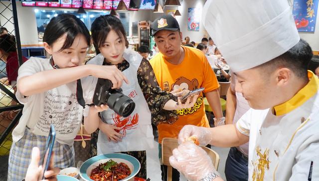 美食|贵阳客自来龙虾馆媒体品鉴会成功举行