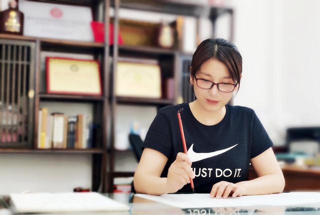 黑小麦酿酒爽口绵柔飘香万里