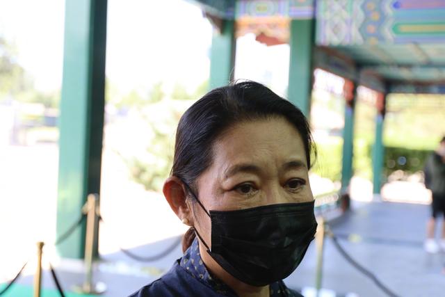 沈力遗体告别仪式，倪萍哭肿双眼需人搀扶，朱军满头白发心情沉重