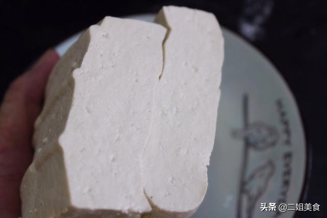 买豆腐时，这3种豆腐不要买，一块钱都别要，难吃还没营养