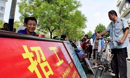 制造业“后继无人”？年轻人纷纷逃离，工厂靠什么“留人”？