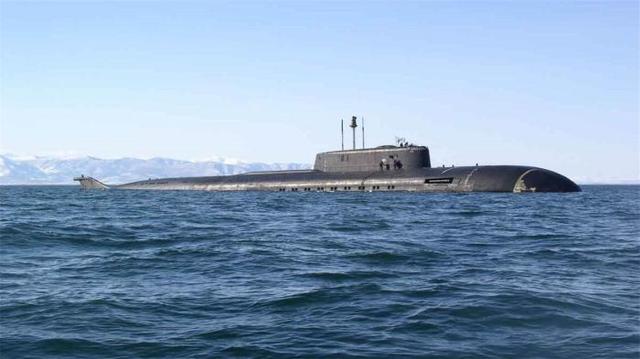 俄罗斯核潜艇爆炸沉没，118人全部阵亡，俄罗斯