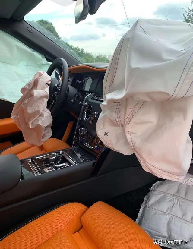 『相撞』劳斯莱斯与长安相撞损失上百万 莫要道德绑架认清违法现实