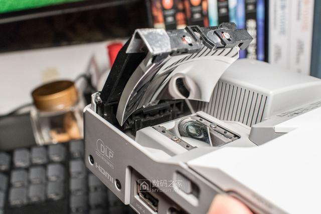 卡西欧CASIO激光+LED短焦投影仪UP50WN拆解，维修偏