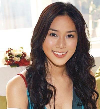 徐子淇的前半生：24岁嫁豪门，8年生4胎，如今稳坐“千亿阔太”