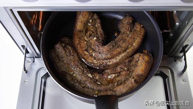 客人来了，来一道客家咸猪肉，特有面子，菜里全是妈妈那时的味道