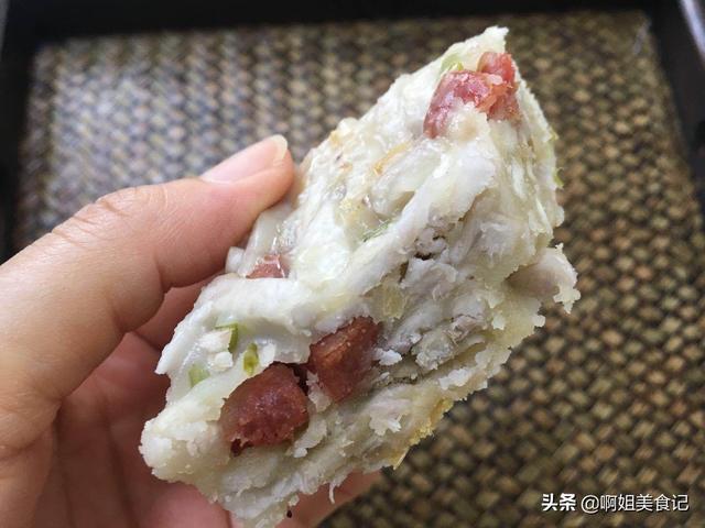 广式芋头糕，咸香软糯不粘牙，小时候的味道