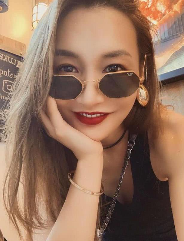 深夜约会美女，面对“老实人”人设的李晨，人设要再次“翻车”