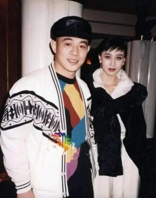 差点成赌王5太，李连杰为她抛弃原配，利智到底