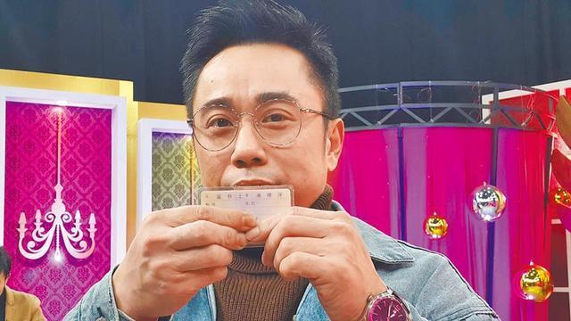 梅开三度！男星晒结婚证娶小14岁越南娇妻，此前多次否认再婚传言