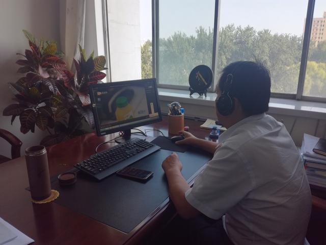 市科技局组织观看网络安全大型专题片《第五空间》