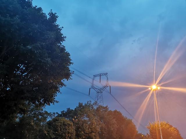 有一座城市，叫做重庆，一个做鬼也要留下来的城市