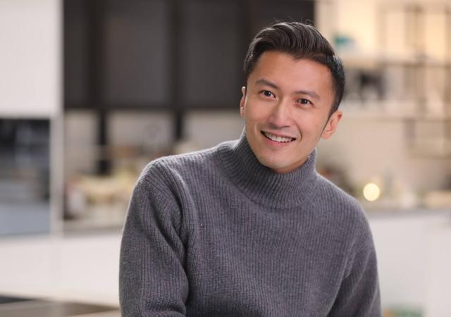 大衣哥珍藏着谢霆锋20年前的“海报”，称对方的歌难度太大