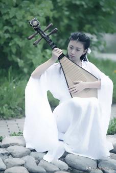 白居易《琵琶行》：底层人物琵琶女，虽小道必有可观者，凄惨乎