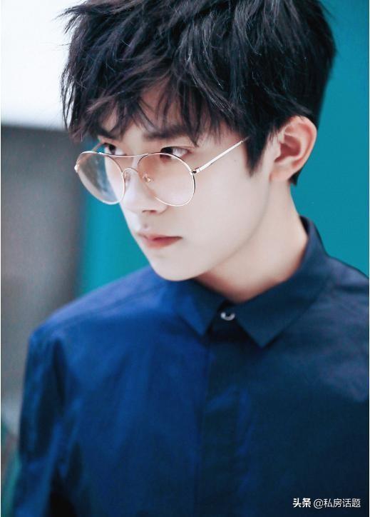 易烊千玺，一个被娱乐圈宠爱的人，你喜欢吗？