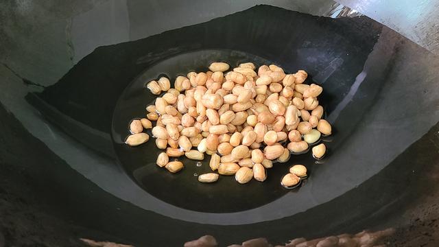 天气热经常吃这道凉拌菜，简单下饭又美味，看着都想吃呀